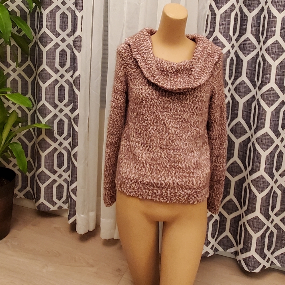 Freshman Soft Pink Knit Sweater - Picture 4 of 7